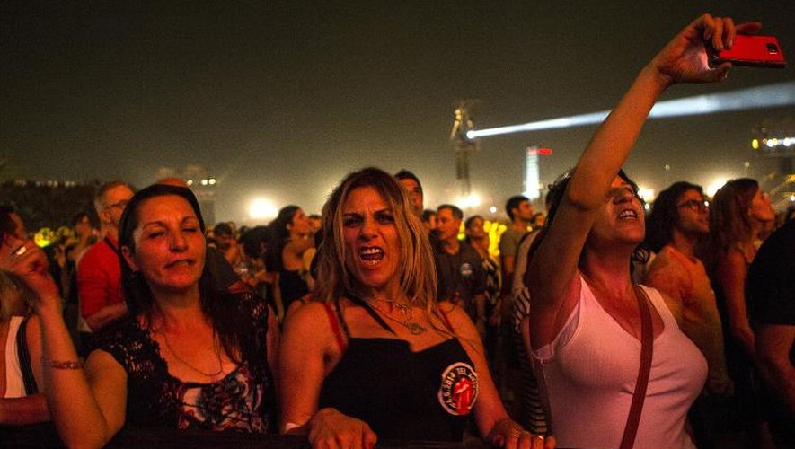 Des fans des Rolling Stones assistent à leur concert à Tel Aviv, le 4 juin 2014