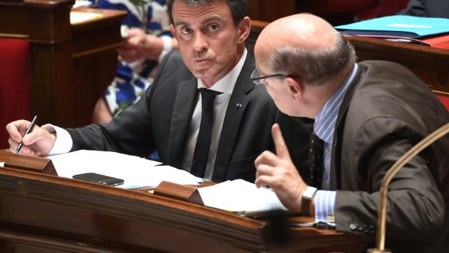 Le Premier ministre Manuel Valls le 1er juillet 2015 à l'Assemblée nationale à Paris