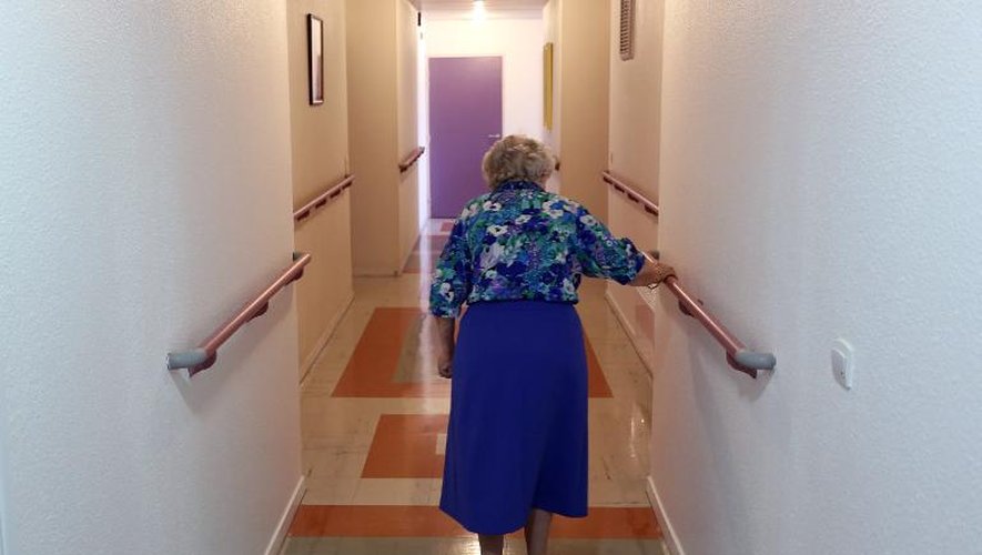 Une personne âgée dans une maison de retraite