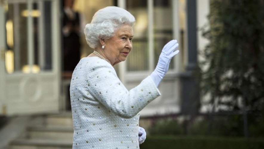 La reine d'Angleterre Elizabeth II à l'ambassade britannique à Paris le 5 juin 2014