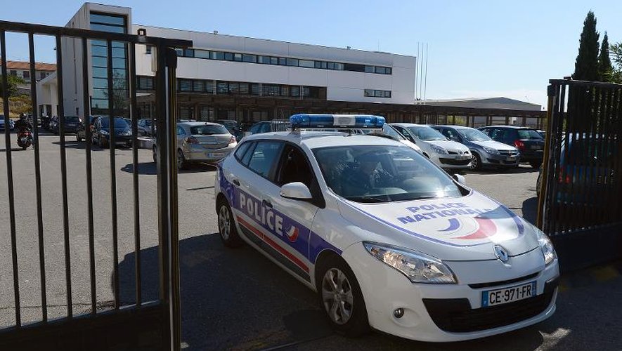 Une voiture de police à Marseille
