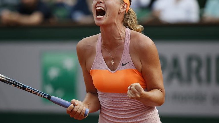 La Russe Maria Sharapova (N.7) victorieuse face à la Roumaine Simona Halep (N.4), en finale de Roland-Garros, le 7 juin 2014