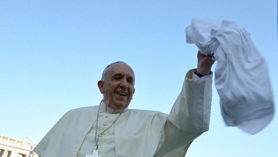 Le pape François le 7 juin 2014 place Saint-Pierre à Rome
