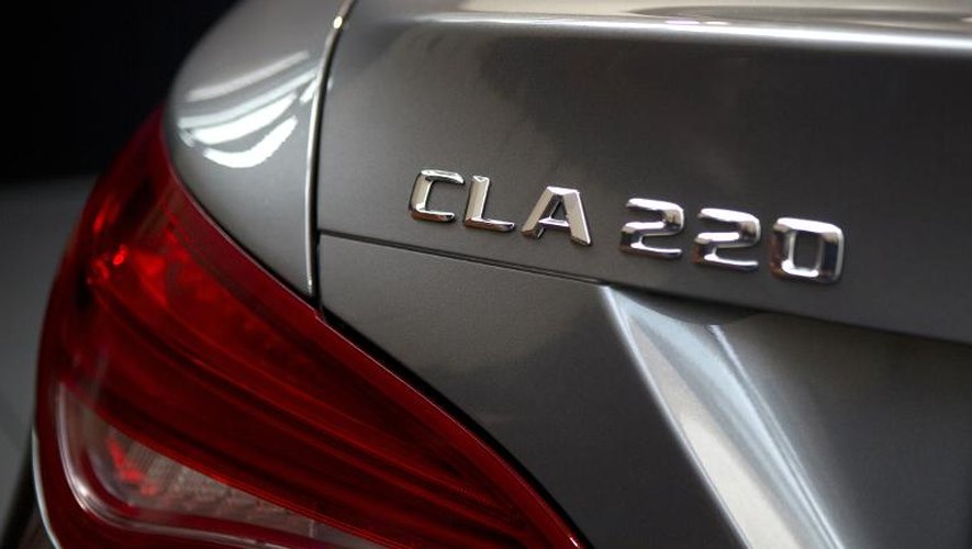 L'arrière d'une Mercedes CLA 220 est photographié le 22 août 2013 chez un concessionnaire de Rueil-Malmaison, près de Paris