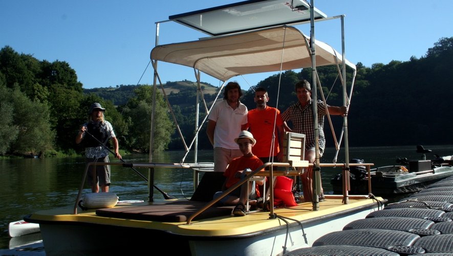 Le Solarb'Olt, nouveau venu sur le lac de Castelnau-Lassouts
