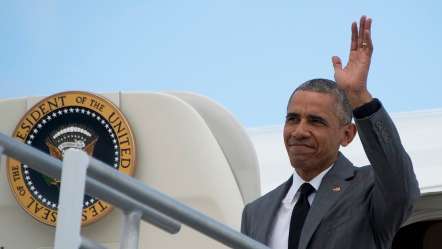 Le président Barack Obama s'apprête à embarquer à bord  d'Air Force One sur la base militaire Andrews, dans le Maryland, le 3 juin 2016