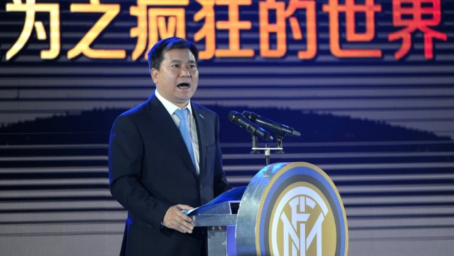 Le président-fondateur de Suning Zhang Jindong lors de l'annonce du rachat de 70% de l'Inter Milan, le 6 juin 2016 à Nankin