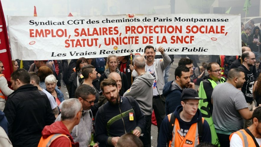 Manifestation de salariés de la SNCF à Paris, le 6 juin 2016