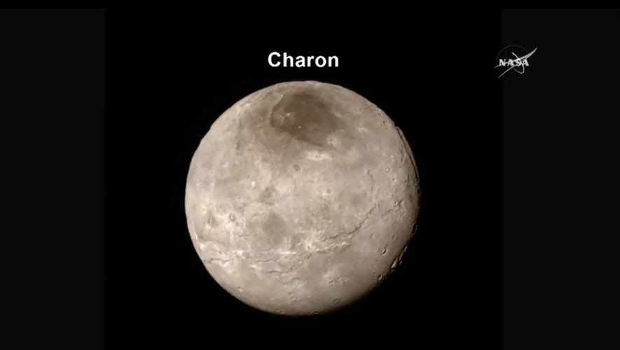 Vue de Charon, la lune de Platon, photographiée par la sonde New Horizons et diffusée par la Nasa le 15 juillet 2015