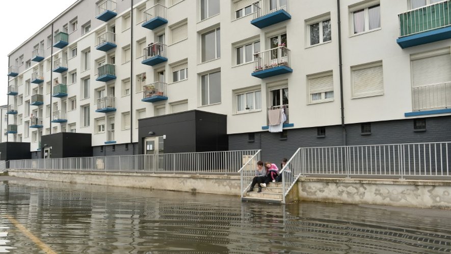 Une rue d'Elbeuf inondée par la crue de la Seine, le 5 juin 2016