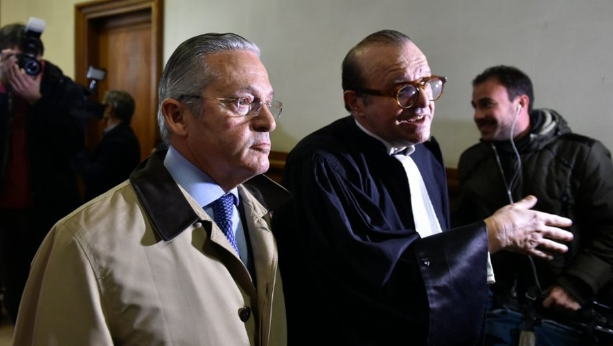 Guy Wildenstein et son avocat Hervé Temime à la sortie du palais de justice le 4 janvier 2016 à Paris