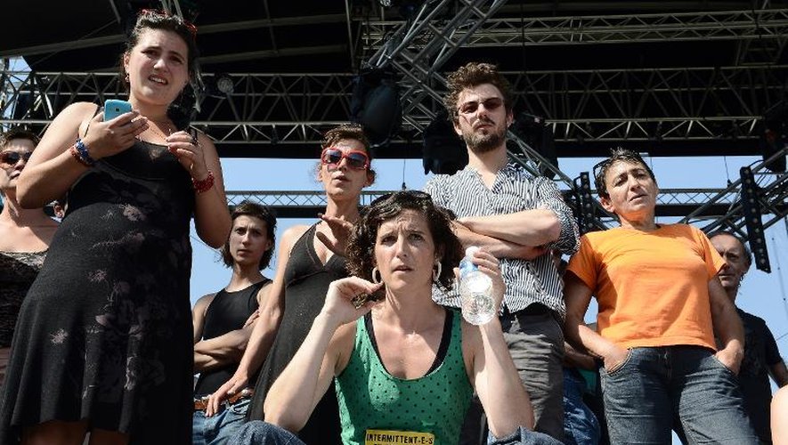 Des intermittents du spectacle manifestent à Toulouse lors du festival Rio Loco le 11 juin 2014