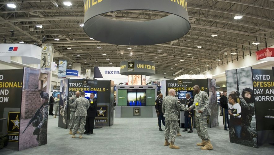 Un centre de recrutement de l'armée américaine lors d'un salon à Washington DC le 13 octobre 2014