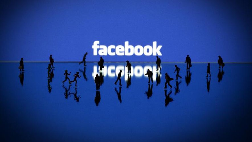 Une installation du géant américain Facebook, le 12 mai 2012 à Paris