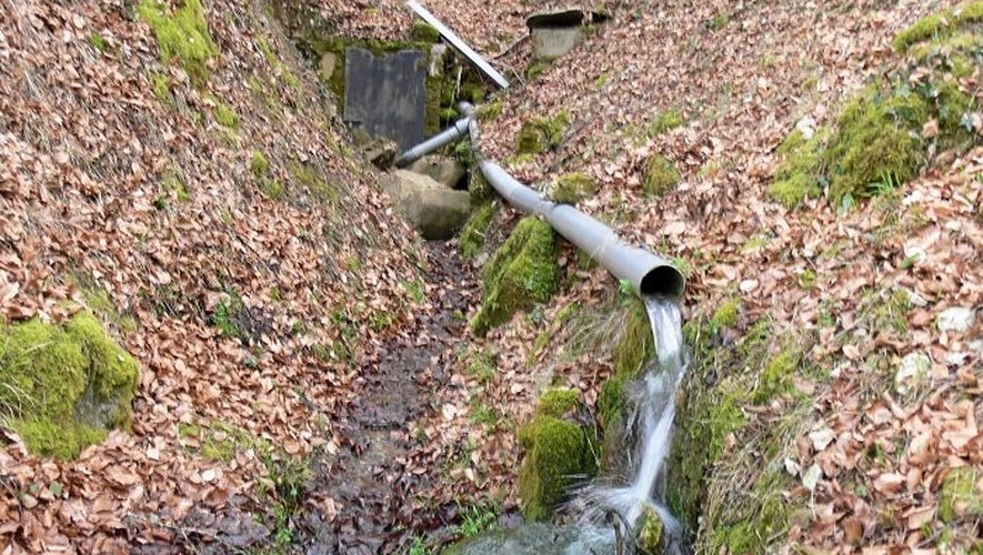 L'eau des sources du Guzoutou est jugée bonne par ses défenseurs. La municipalité avance, elle, l'argument de la sécurisation de l'approvisionnement en souhaitant confier cette gestion au syndicat d'amenée d'eau potable de Montbazens-Rignac.