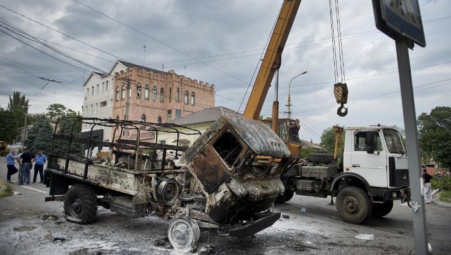 Nettoyage de la ville de Marioupol, le 13 juin 2014
