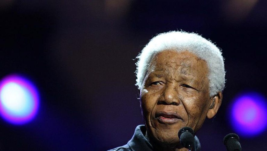 Nelson Mandela, le 2 juillet 2005 à un concert à Johannesbourg, destiné à recueillir des fonds pour lutter contre la pauvreté