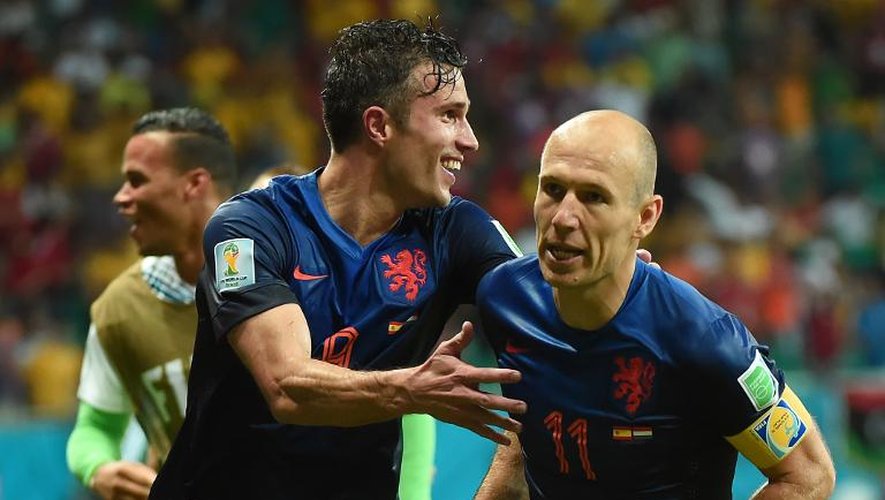 Robin van Persie et Arjen Robben, auteurs de deux buts chacun, ont été les deux grands artisans de la victoire des Pays-Bas contre l'Espagne (5-1), au premier tour du groupe B du Mondial, à Salvador, le 13 juin 2014