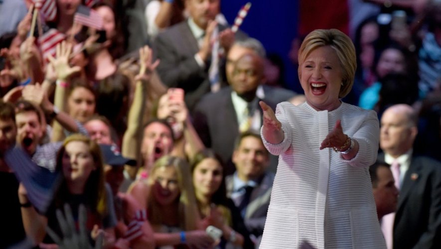 Hillary Clinton acclamée par ses partisans le 7 juin 2016 à New York