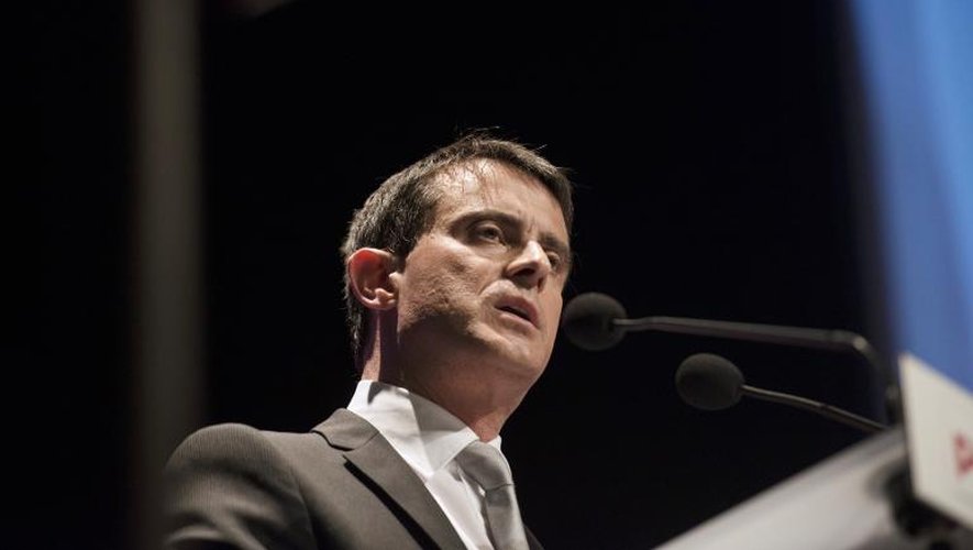 Le Premier ministre Manuel Valls devant les instances du Parti socialiste à Paris, le 14 juin 2014