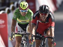 Van Avermaet tient tête à Sagan