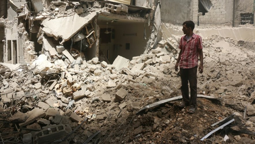 Ruines à Alep, en Syrie, suite à des bombardements des forces gouvernementales syriennes, le 8 juin 2016