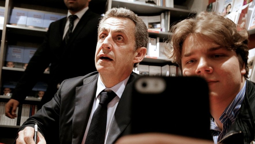 L'ancien président Nicolas Sarkozy à Reims, le 6 juin 2016 lors d'une scéance de dédicace de son livre  "La France pour la vie"