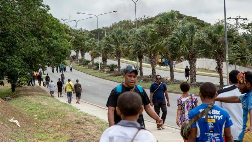 Des étudiants sur le campus de l'université le 8 juin 2016 à Port Moresby
