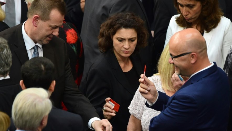 Des députés allemands lors d'un vote sur la Grèce au Bundestag, le 17 juillet 2015