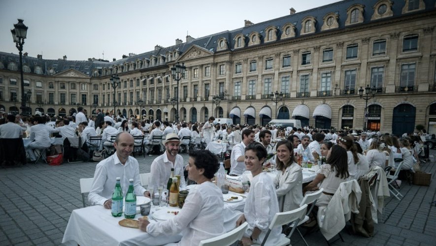 "Dîner en Blanc", le 8 juin 2016 Place Vendôme à Paris
