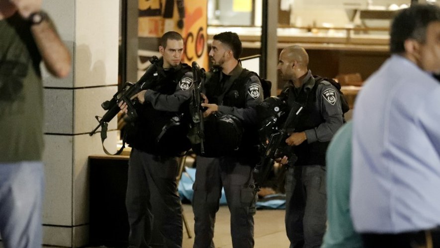 Israël suspend les permis d'entrée dont 83.000 Palestiniens bénéficient à l'occasion du ramadan, après un attentat à Tel Aviv