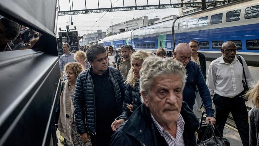 Des voyageurs gare de Lyon le 15 juin 2014 à Paris
