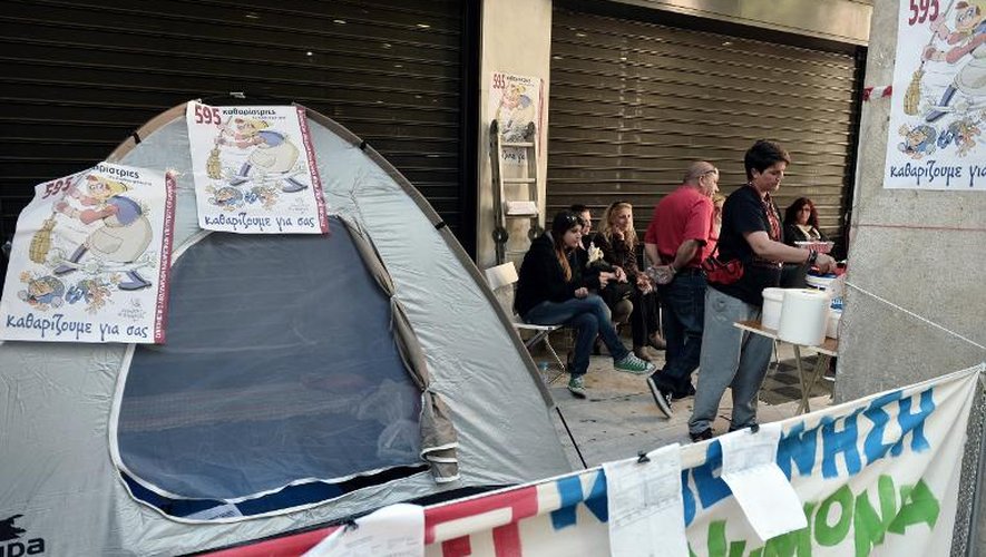 Le campement des femmes de ménage licenciées devant le ministère des Finances grec, le 7 mai 2014