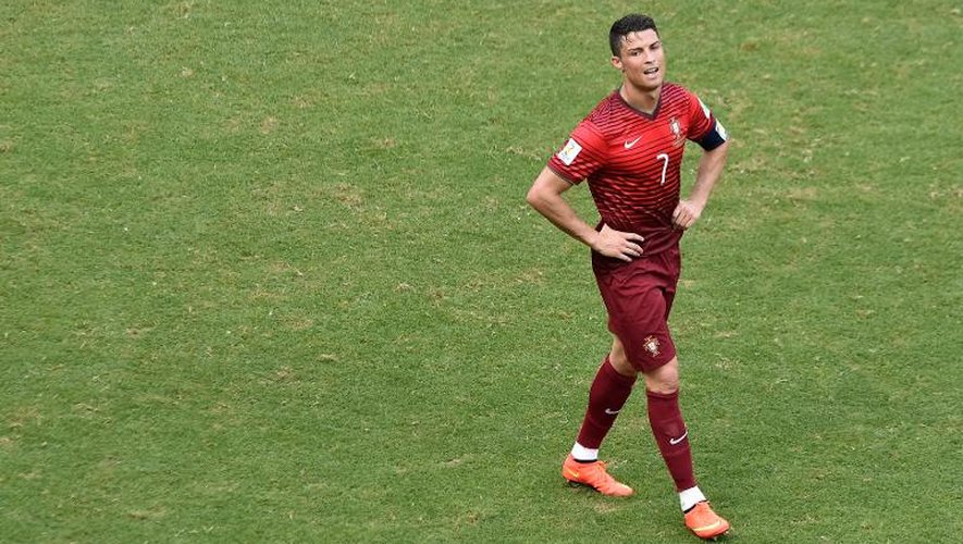 L'attaquant portugais Cristiano Ronaldo dépité, lors du match perdu contre l'Allemagne, le 16 juin 2014 à Salvador