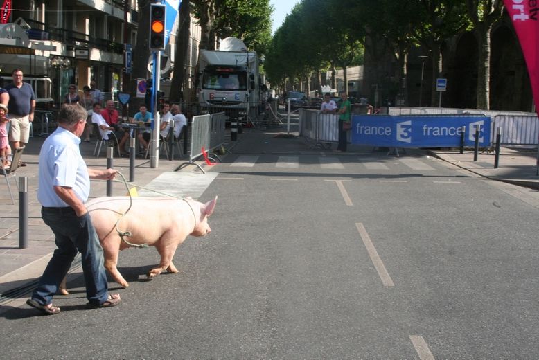 Le Tour quitte Rodez et l'Aveyron