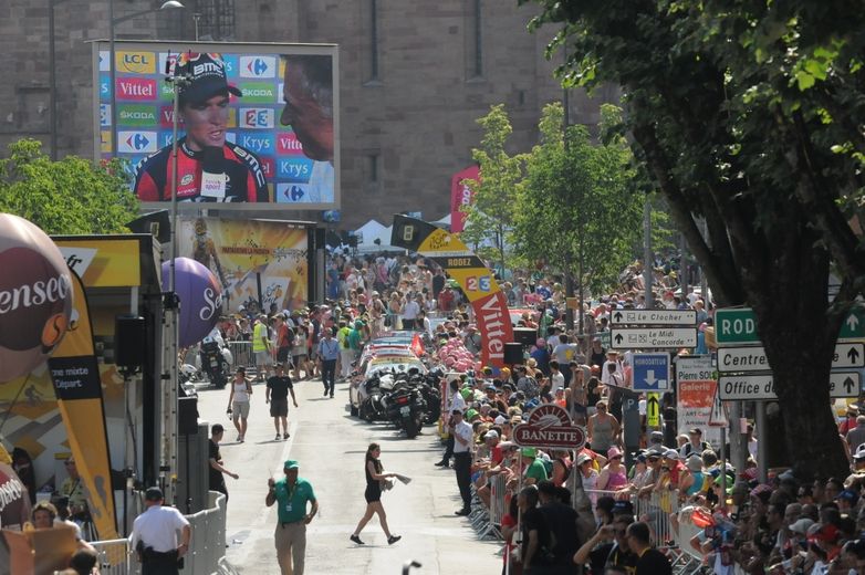 Le Tour quitte Rodez et l'Aveyron