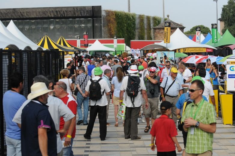 Le Tour quitte Rodez et l'Aveyron