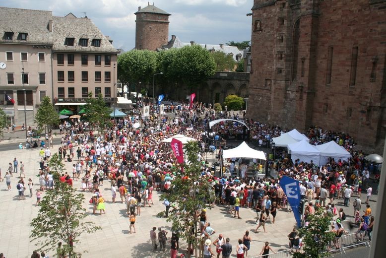 Le Tour quitte Rodez et l'Aveyron