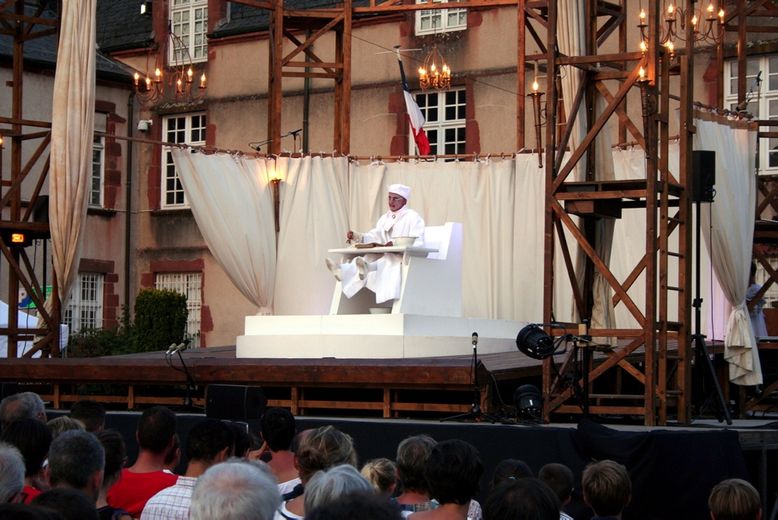 Le Tour quitte Rodez et l'Aveyron