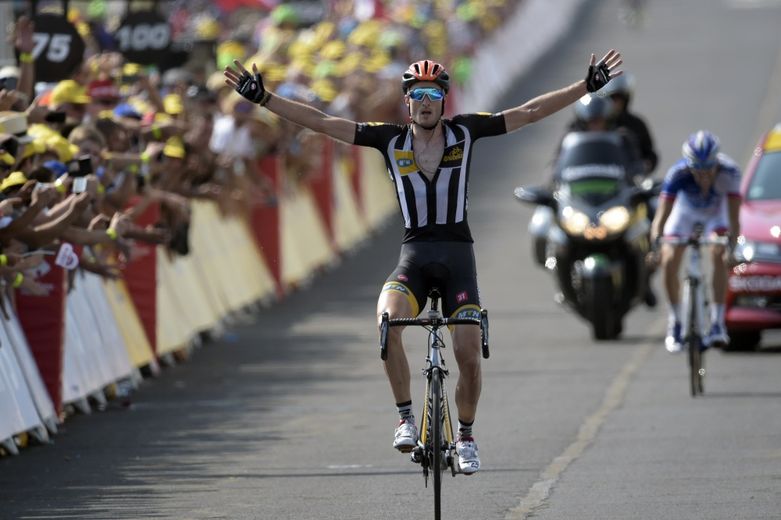 Stephen Cummings célèbre sa victoire.