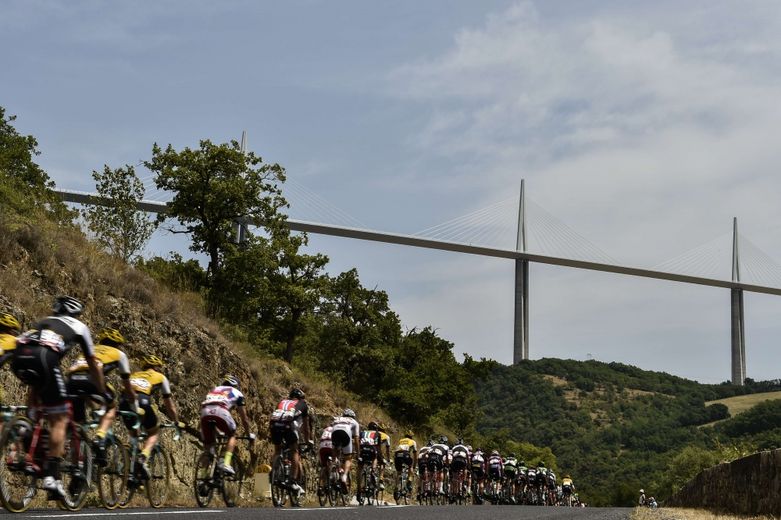 Le Tour quitte Rodez et l'Aveyron