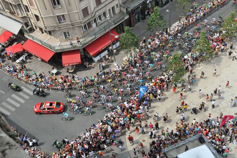 Le Tour quitte Rodez et l'Aveyron