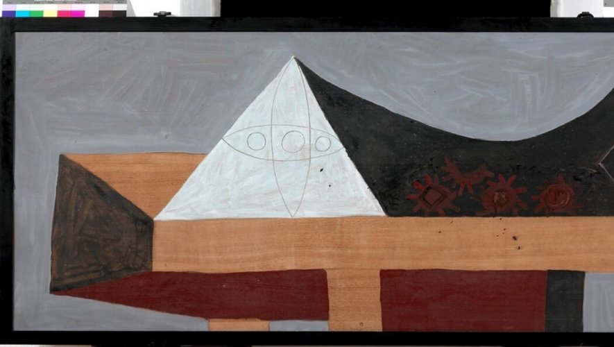 Nature morte au compotier de fruits, aux quatre oursins et à la bouteille, 1946. Peinture oléorésineuse et fusain sur contreplaqué, 92,5x175cm, Musée Pablo Picasso d'Antibes.