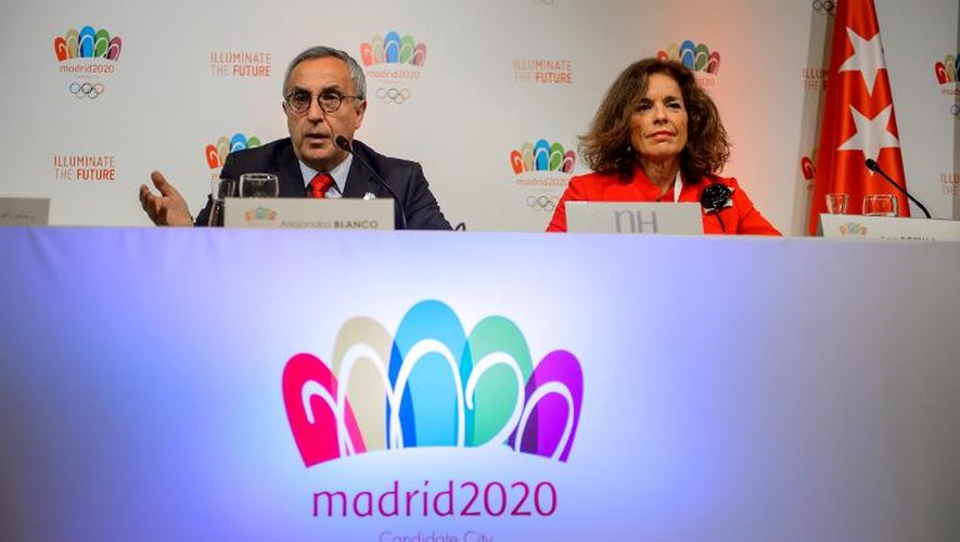 Le président du Comité olympique espagnol Alejandro Blanco et la maire de Madrid Ana Botella, lors d'une conférence de presse à Buenos Aires, le 6 septembre 2013