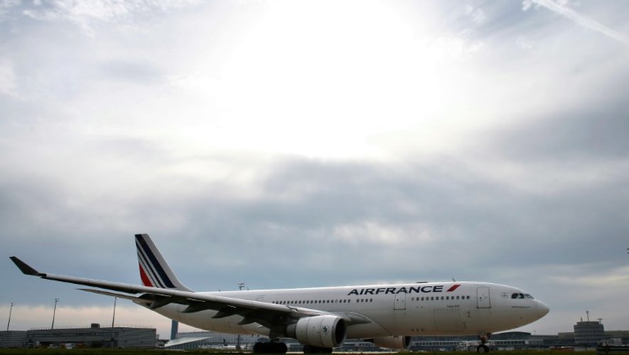 La compagnie Air France prévoit d'assurer "près de 80% de ses vols" dimanche au deuxième jour de grève des pilotes