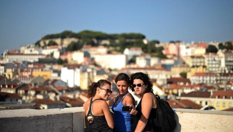 Des touristes à Lisbonne le 1er septembre 2013