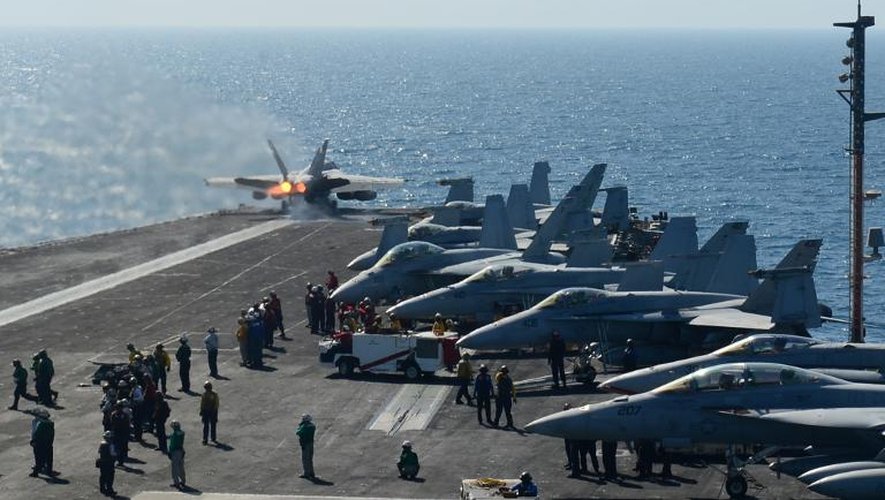 Le porte-avions George H.W. Bush en opération dans le Golfe persique, le 17 juin 2014