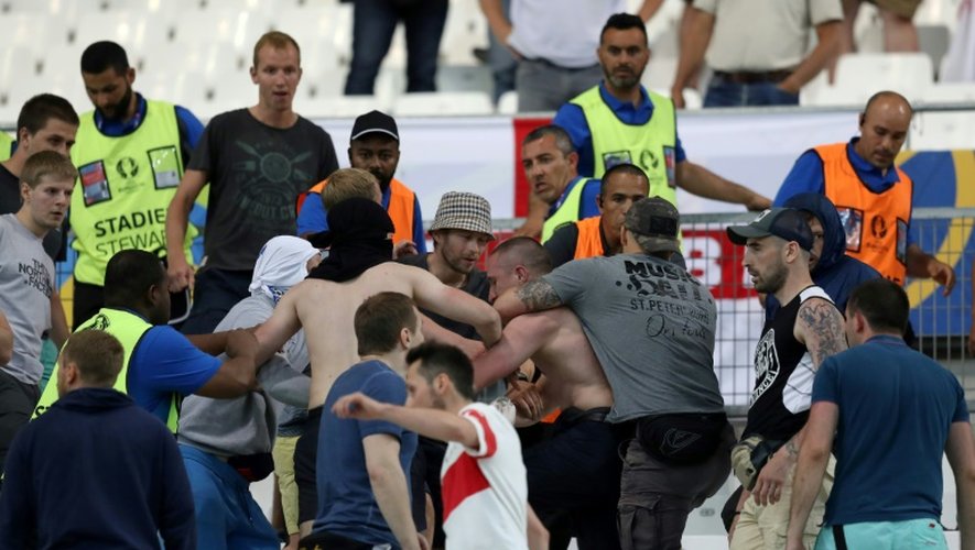 Rixes entre supporters à l'issue du match entre la Russie et l'Angleterre, le 11 juin 2016 au Vélodrome