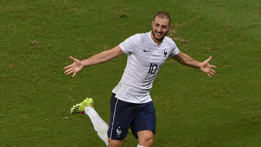 L'attaquant de l'équipe de France Karim Benzema après son but marqué contre la Suisse lors du Mondial à Salvador le 20 juin 2014