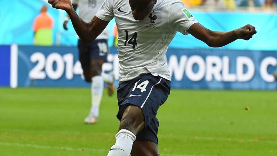Le milieu de l'équipe de France Blaise Matuidi lors de son but marqué contre la Suisse lors du Mondial, le 20 juin 2014 à Salvador